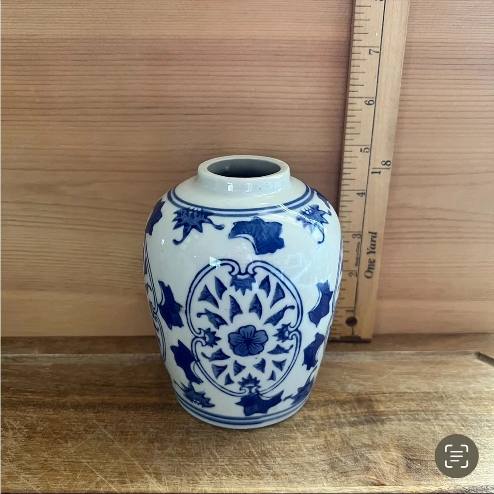 N/A blue white
